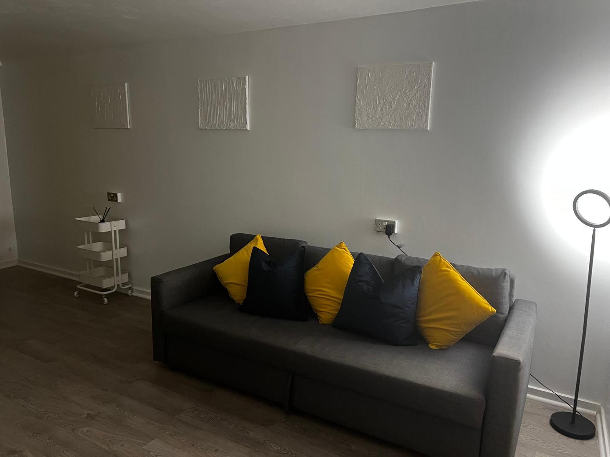 Apartment Stylish Near Excel London- Sleeps 4! London