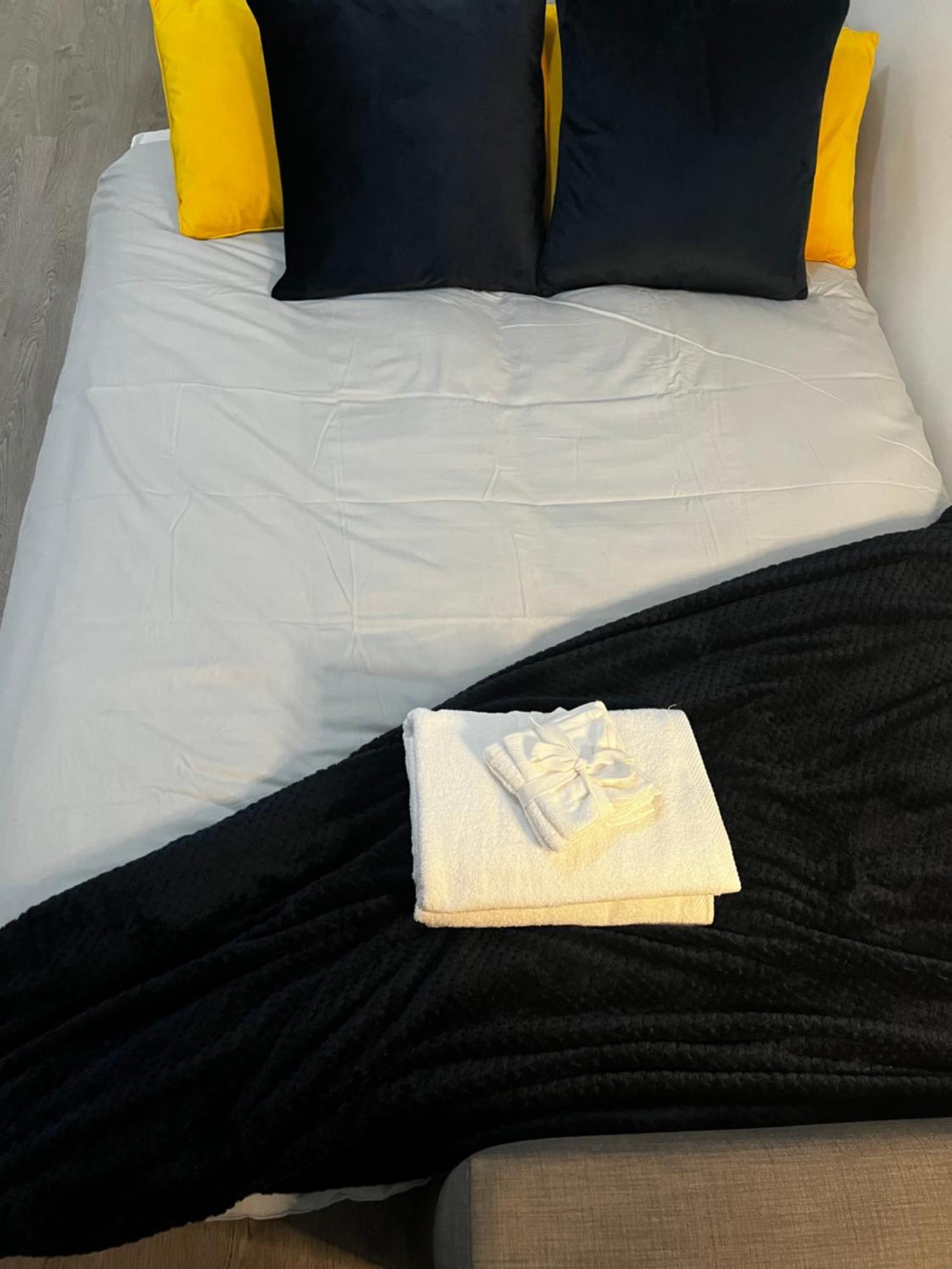 Stylish Near Excel London- Sleeps 4! Apartment