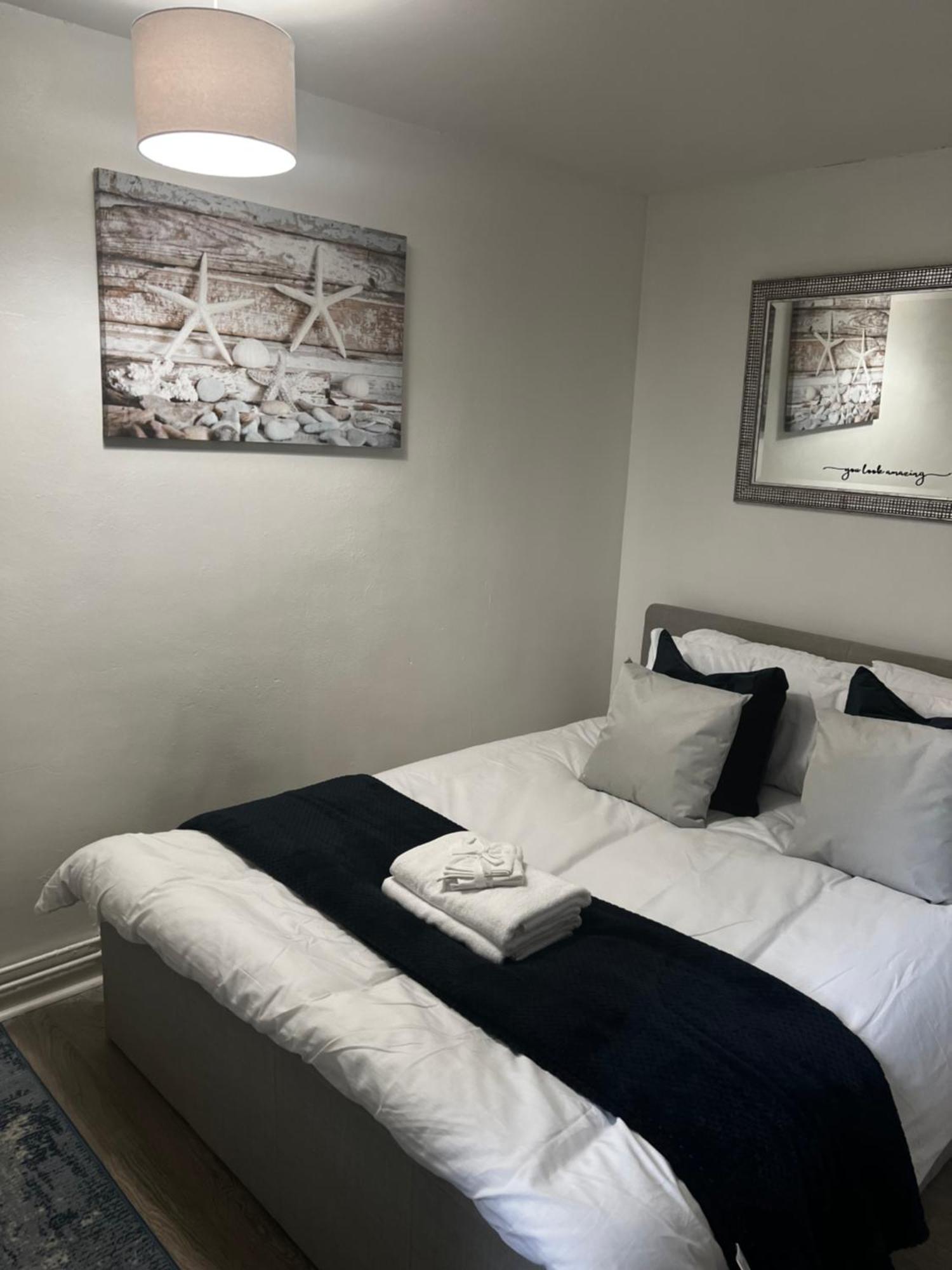 Stylish Near Excel London- Sleeps 4! London