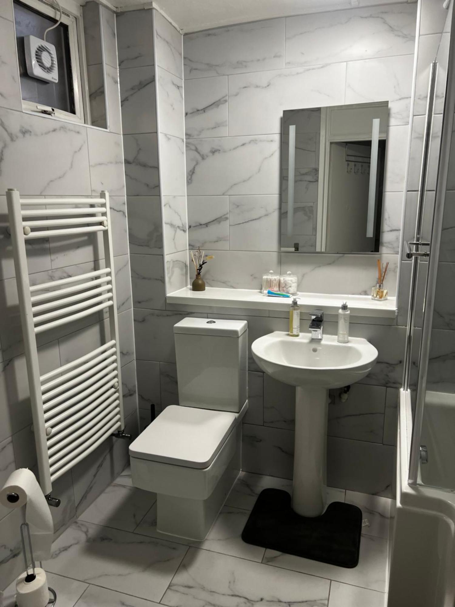 Apartment Stylish Near Excel London- Sleeps 4! London